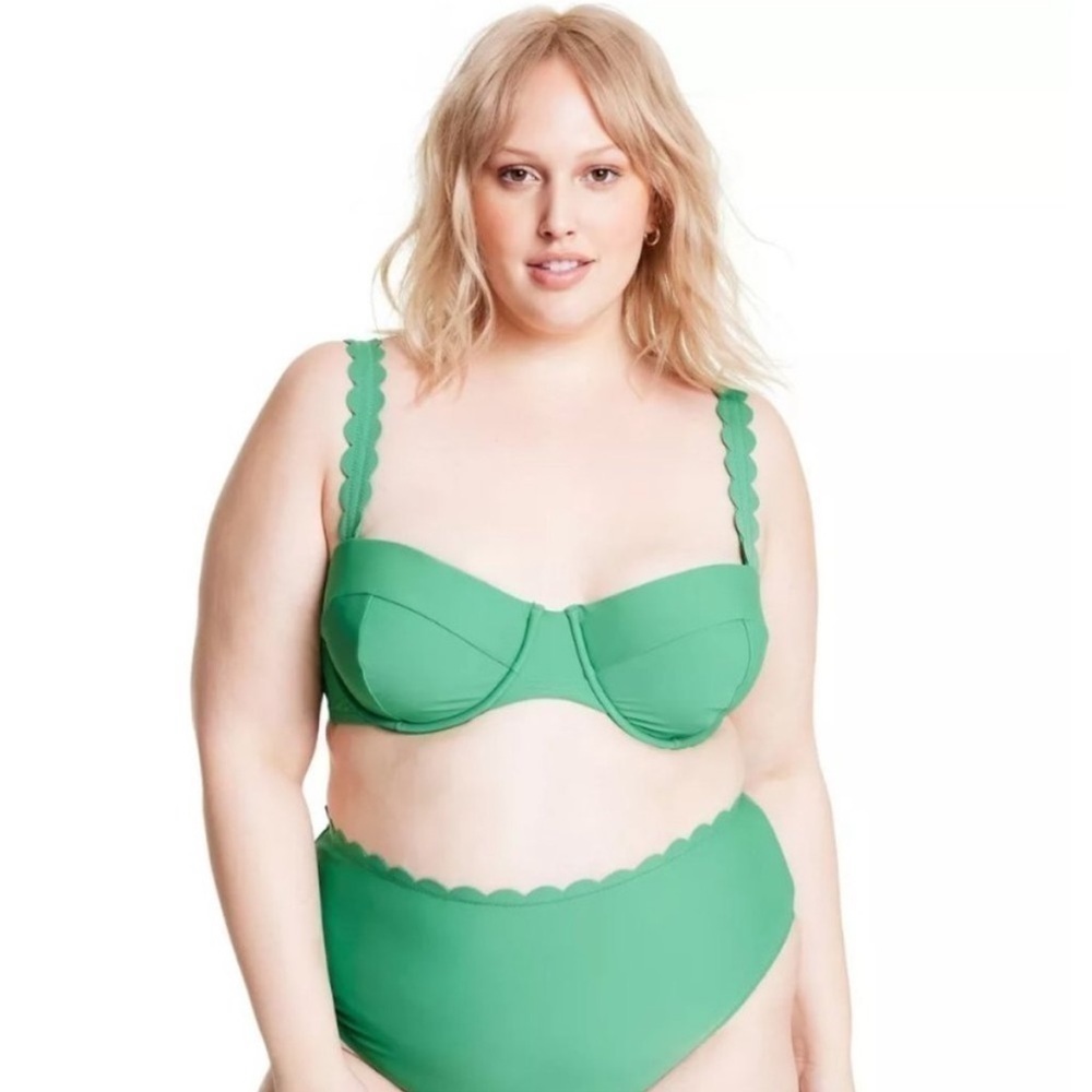 RHODE x Target Scallop Edge Underwire Bikini Top Size 24 NWOT